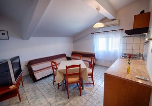 Apartments Malo Lago - One-Bedroom Apartment with Balcony and Sea View - Attic (Apartment 1)