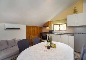 Apartments Marija, (13470), Brna, hr