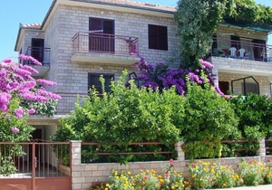 Apartments Marija, (8026), Stari Grad, Croatia