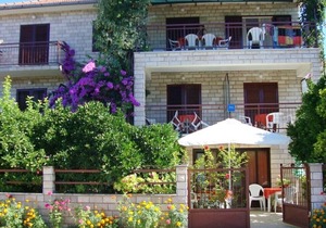 Apartments Marija, (8026), Stari Grad, Croatia