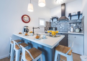 Apartments Maris-Two Bedroom Apartment with Terrace and Sea View-address Plat 21