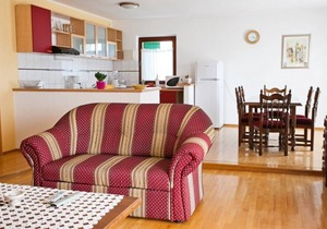 Apartments Mirko, (13257), Seget Vranjic, hr