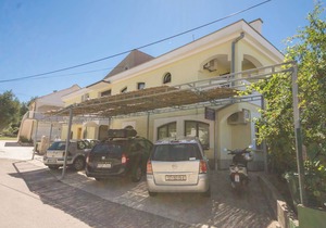 Apartments Pero (55271-A1) - Okrug Gornji (Ciovo) in Okrug Gornji (Ciovo)