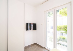 Apartments & Rooms Barišić - Standard One-Bedroom Apartment with Balcony and Garden View
