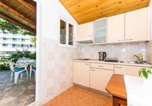 Apartments & Rooms Jokovic-Comfort Studio Apartment with Terrace and Partial Sea View