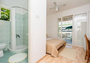 Apartments & Rooms Jokovic- Deluxe Double Room with Terrace and Partial Sea View