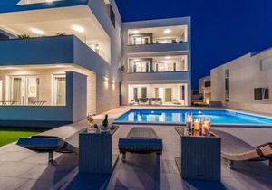 Apartments & Rooms Pool Villas Maris