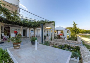 Apartments Rozalija (58531-A3) - Razanj