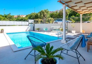 Apartments Sandra Solitudo I