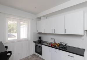 Apartments Siblings - Premium One Bedroom Apartment with Terrace and Garden View (PRVI)