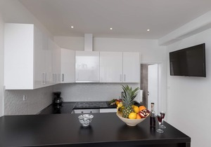 Apartments Siblings - Premium Two Bedroom Apartment with Terrace and Garden View (CETVRTI)