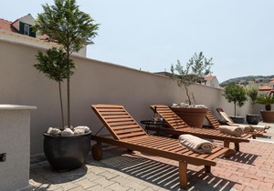 apartments siblings - standard one bedroom apartment with terrace and garden ...