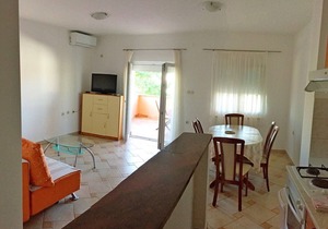 Apartments Stipo, (15475), Povljana, hr