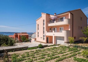 Apartments with parking space Kastel Stari, Kastela - 19740