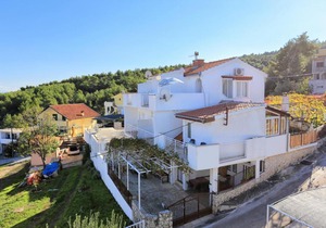 Apartments with parking space Slatine - Ciovo - 2030 in Trogir