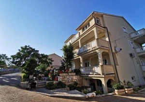 Apartments with parking space Mundanije, Rab - 4953