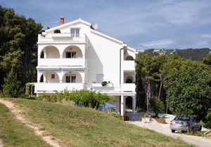 Apartments with parking space Banjol, Rab - 5022