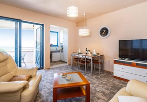 Attractive apartment with shared pool and sea view for a great vacation.