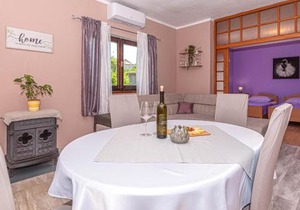 Awesome Apartment In Raslina