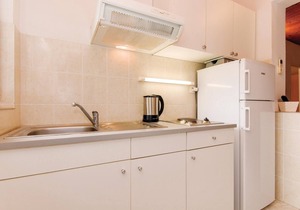 Awesome apartment in Vlasici with WiFi