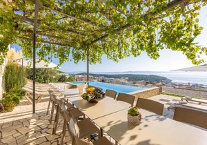 Awesome Home In Makarska With Sauna