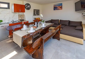 Awesome home in Nedescina with WiFi