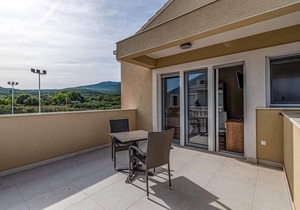 Awesome home in Sreser