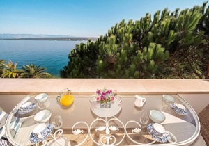 Beautiful apartment in Malinska