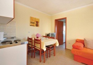 Beautiful apartment in Mimice with WiFi
