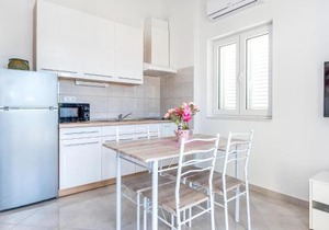 Beautiful Apartment In Srima With House Sea View in Srima
