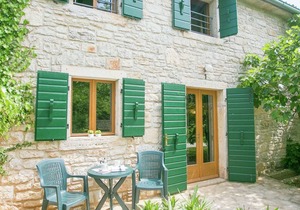 Beautiful holiday Apartment surrounded with a Stone wall with Pool and Garden