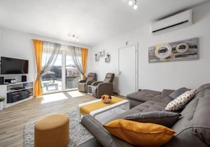 Beautiful Home In Nedescina