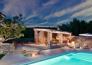 Beautiful private villa with private pool, WIFI, A/C, TV, terrace, pets allowed and parking