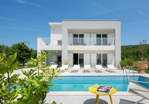 Beautiful private villa with private pool, WIFI, A/C, TV, terrace, pets allowed and panoramic view