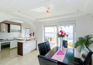 Beautiful Sea View Apartment
