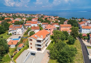 Comfort Apartment Mike 4 with balcony and a partial sea view