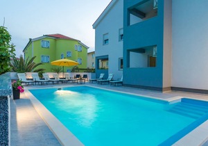 Comfort Apartment with Pool and Terrace