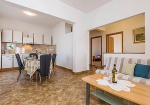 Cozy apartment in Lukovo Sugarje