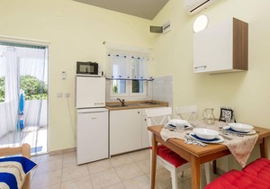 Cozy apartment in Kosljun with kitchen