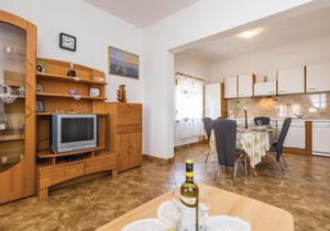 Cozy Apartment In Lukovo Sugarje