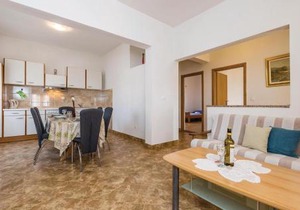 Cozy Apartment In Lukovo Sugarje
