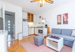 Cozy apartment in Poljica with WiFi