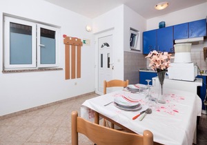Cozy apartment in Pula with WiFi