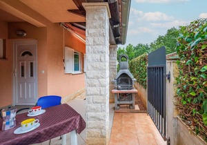 Cozy apartment in Pula with WiFi