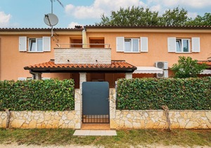 Cozy apartment in Pula with WiFi