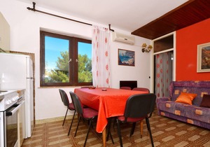 D large apt with big terrace, next to the beach