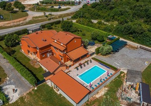 Danka with Shared Pool/One bedroom A1