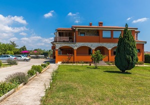 Danka with Shared Pool/One bedroom A4