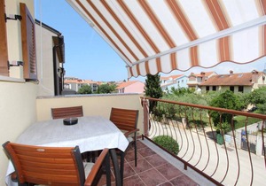 DARKO One-Bedroom Apartment with Balcony 2