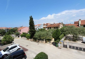 DARKO One-Bedroom Apartment with Balcony 2